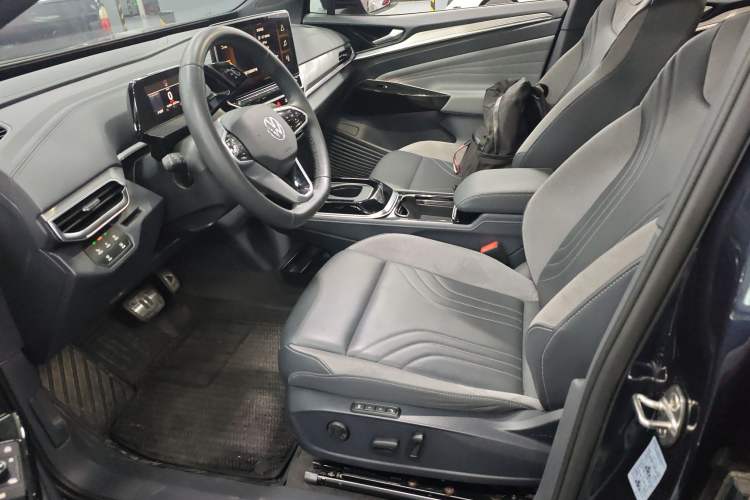 Used Volkswagen ID.4 CROZZ 2021 Long-Range Lite PRO Two-Wheel Drive Version
