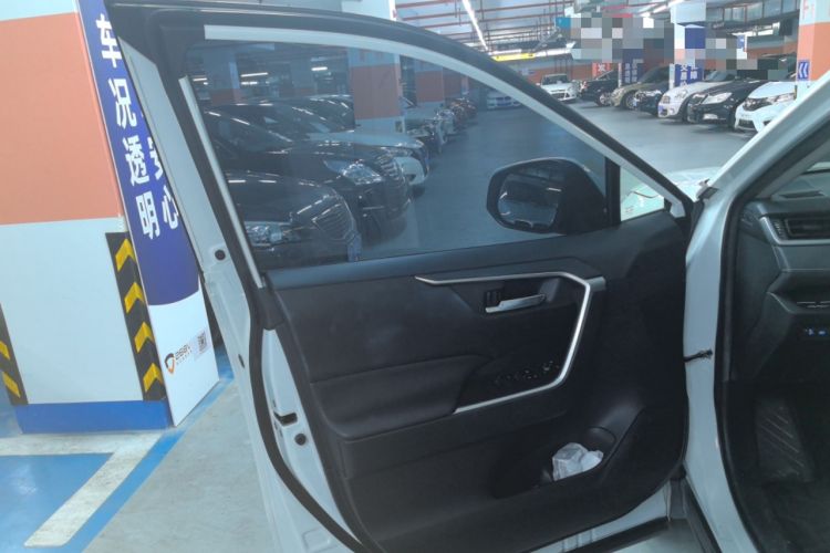 Used Toyota RAV4 2020 2.0L CVT 4x4 Trend Edition
