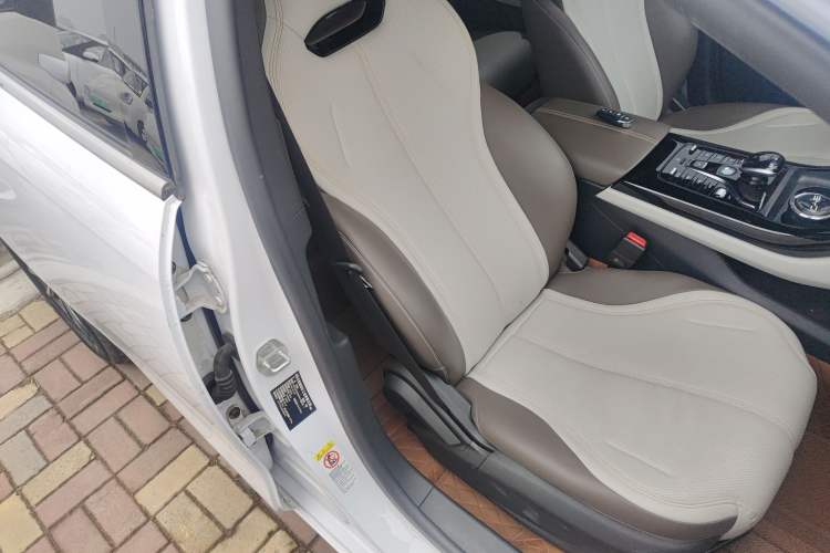 Used BYD Qin PLUS 2024 HONOR Edition DM-i 55KM Leading Model
