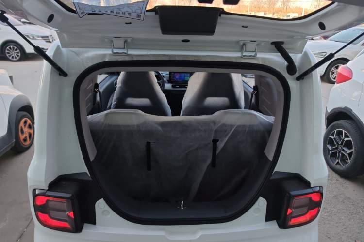 Used Livan Blue Balloon 
