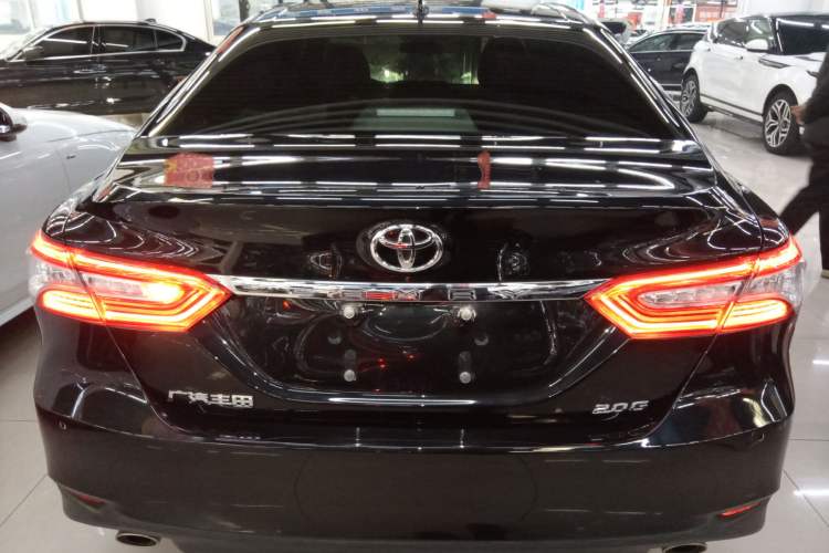 Used Toyota Camry 2021 2.0G Luxury Edition
