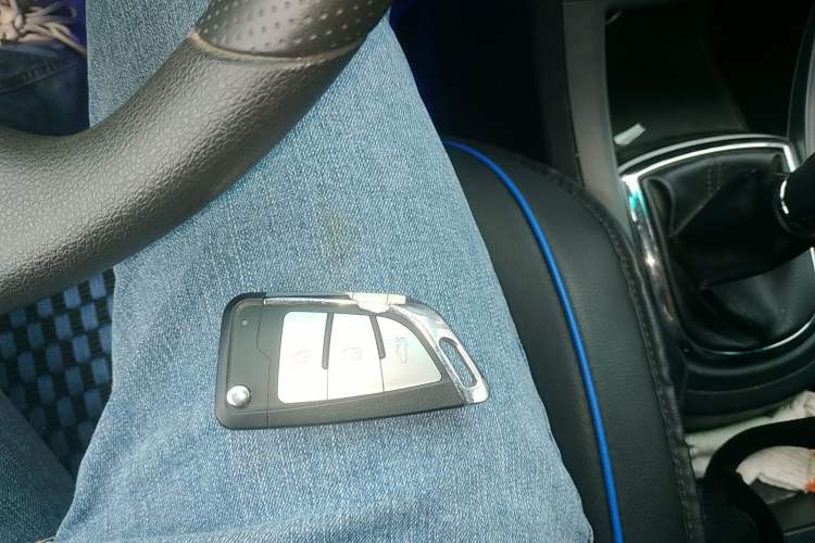 Used Cowin C3R 2015 1.5L Manual Gold Diamond Edition