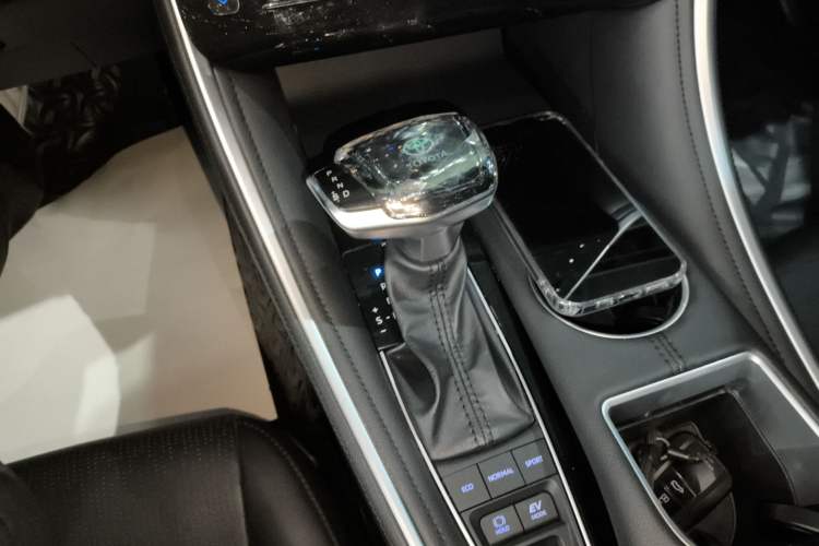 Used Toyota Avalon 2022 Dual-Engine 2.5L XLE Premium Edition
