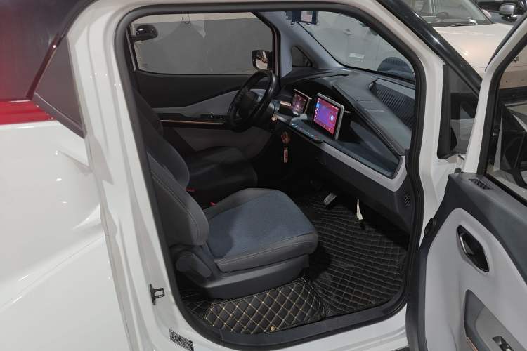 Used Wuling NAMMIEV 2021 Playful Model – High-Power Version
