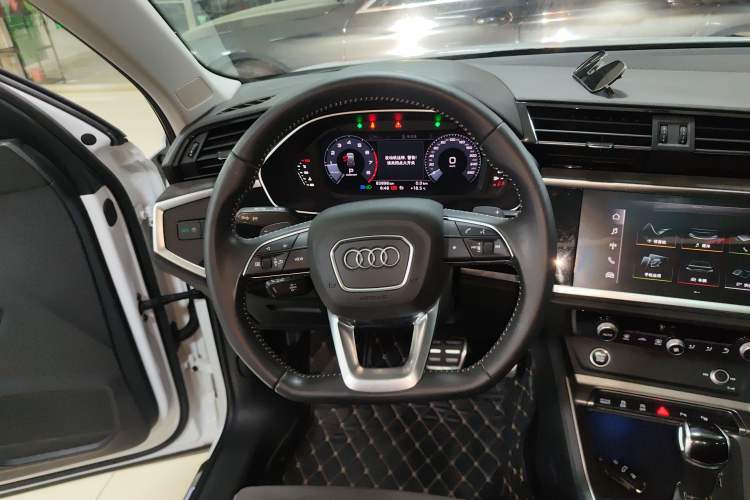 Used Audi Q3 2021 40 TFSI Fashion Dynamic Model
