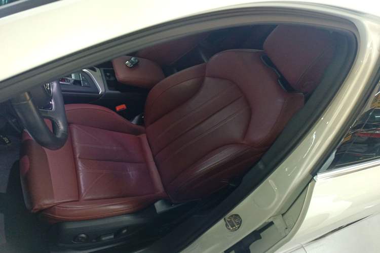 Used Audi A4L 2022 40 TFSI Luxury Dynamic Model