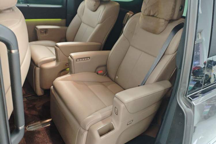 Used Li Auto MEGA 2025 Home Family Special Edition