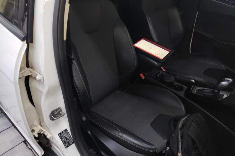 Used Ford Focus 2012 Sedan 1.6L Automatic Fashion Edition