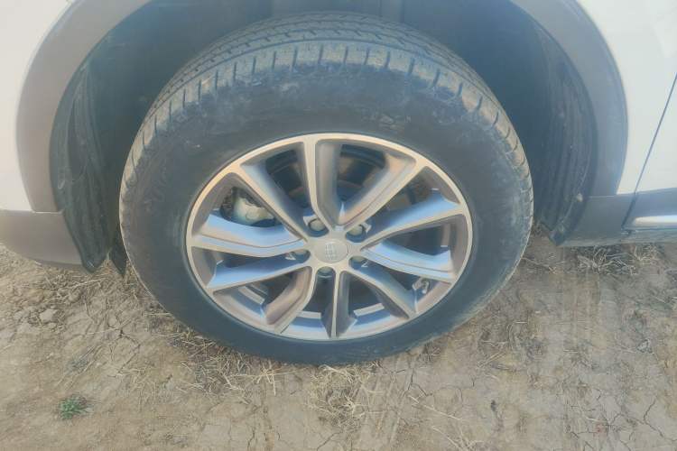 Used Geely Auto Emgrand X7 Sport 2020 1.8TD DCT Two-Wheel Drive Zhiya Model
