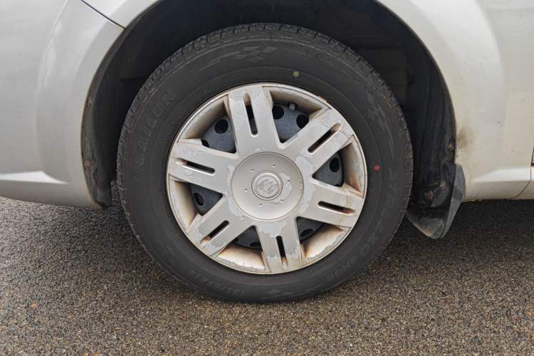 Used Buick Excelle 2013 1.5L Automatic Classic Model
