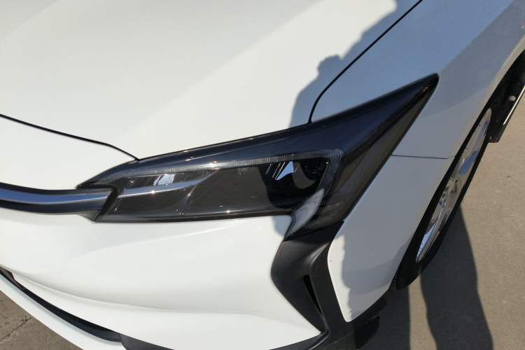 Used Buick Velite 6 2023 430km Range Commuter Version
