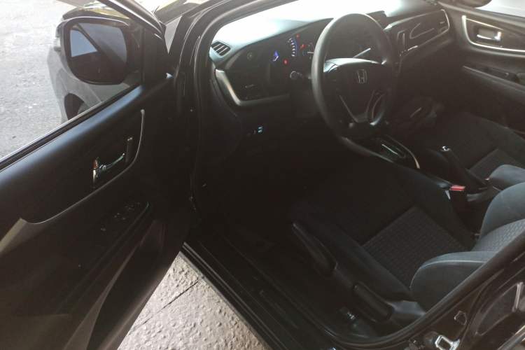 Used Honda Crider 2015 1.8L Automatic Luxury Edition
