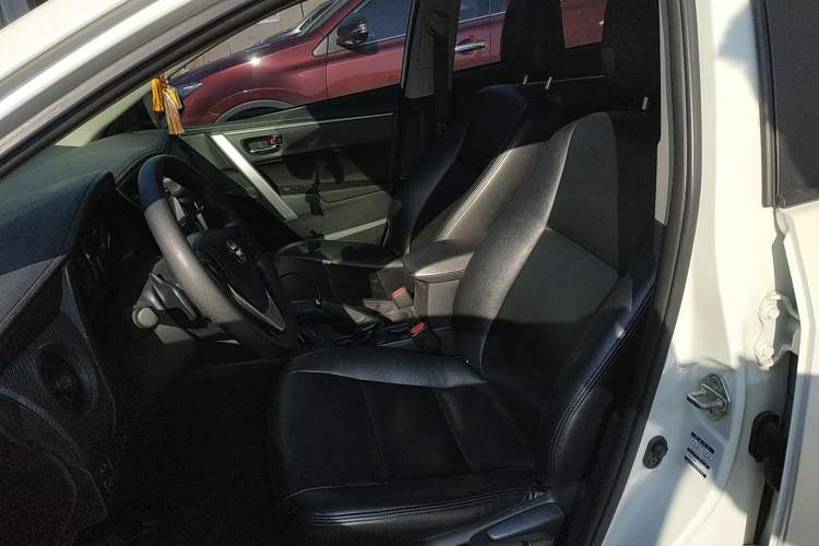 Used Toyota Levin 2017 Revised Dual-Engine 1.8H GS E-CVT Elite Sunroof Version China V Standard
