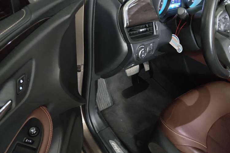 Used Buick Envision 2017 20T Two-Wheel Drive Luxury Model