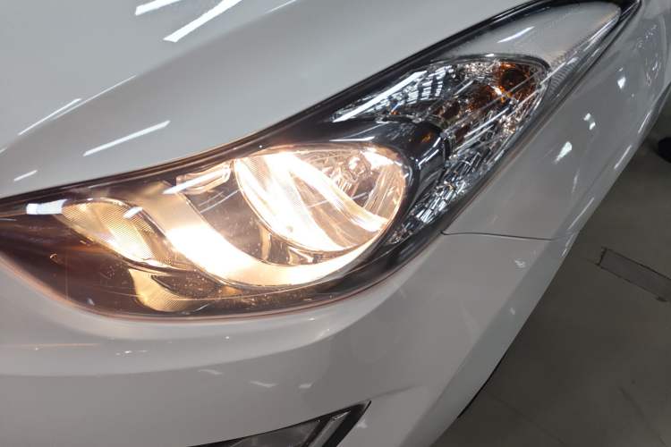 Used Hyundai Elantra 2015 1.6L Automatic Fashion Model