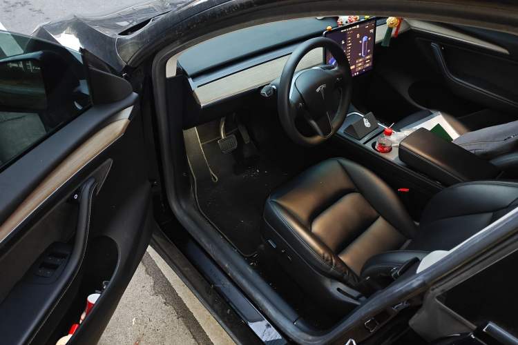 Used Tesla Model Y 2022 Rear-Wheel-Drive Version
