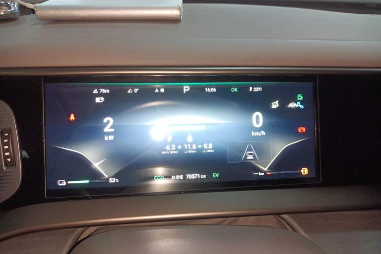 Used Denza D9 2022 DM-i 970 Four-Wheel Drive Flagship Model
