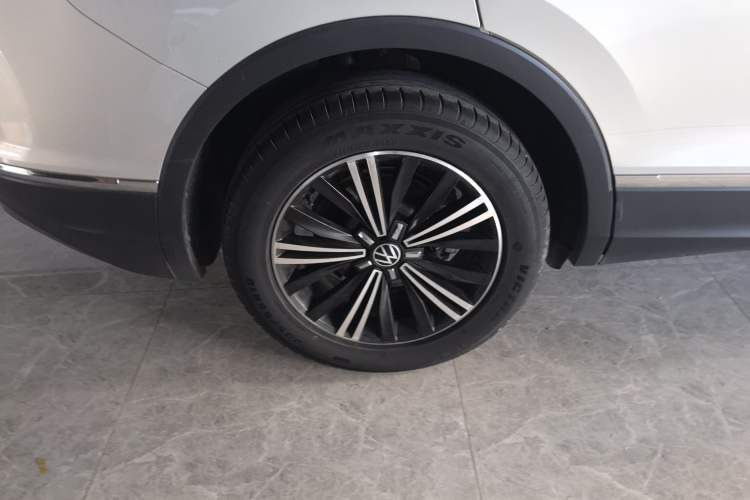 Used Volkswagen Tiguan L 2021 330TSI Automatic Two-Wheel Drive Smart Edition