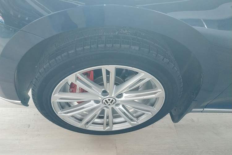 Used Volkswagen Variant 2018 380TSI Two-Wheel Drive Comfort Edition