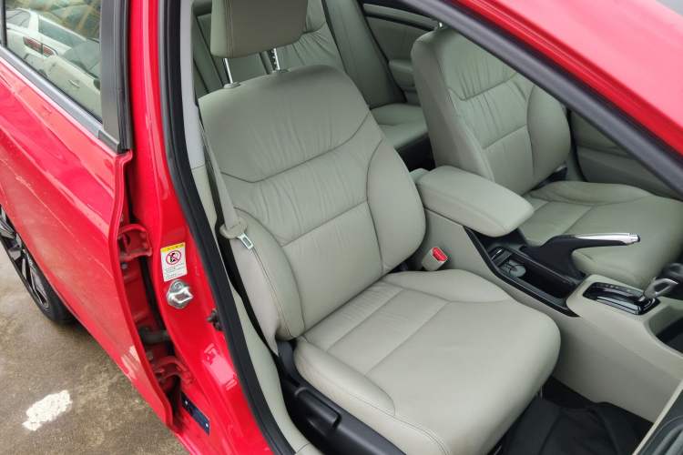 Used Honda Civic 2014 1.8L Automatic Luxury Edition
