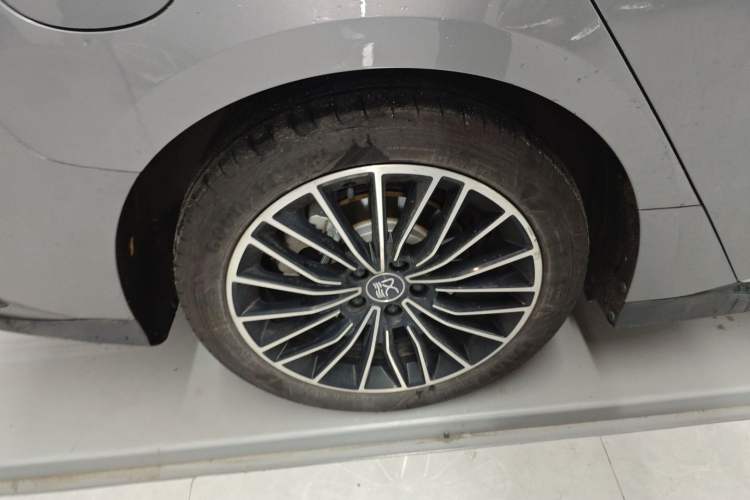 Used BYD Han 2022 DM-i 121KM Prestige Model
