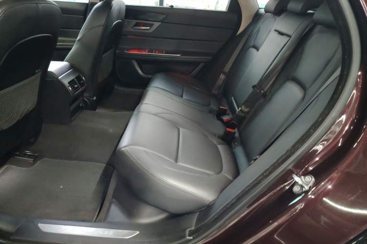 Used Jaguar XFL 2020 XFL 2.0T P200 Two-Wheel-Drive Rally Flag Edition
