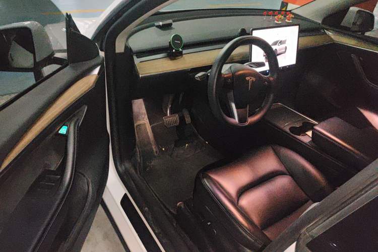 Used Tesla Model Y 2022 Rear-Wheel-Drive Version
