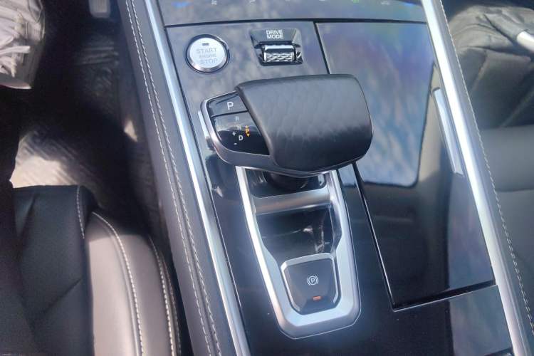 Used Changan CS85 COUPE 2019 1.5T DCT Dynamic Version China VI Standard
