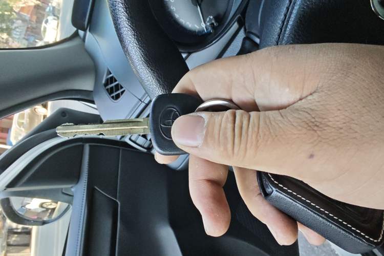 Used Toyota YARiS L 2019 1.5E CVT Dynamic Edition China VI compliant
