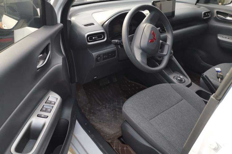 Used Wuling Hongguang New Energy 2025 Extended-Range Hybrid 50KM Comfort Version