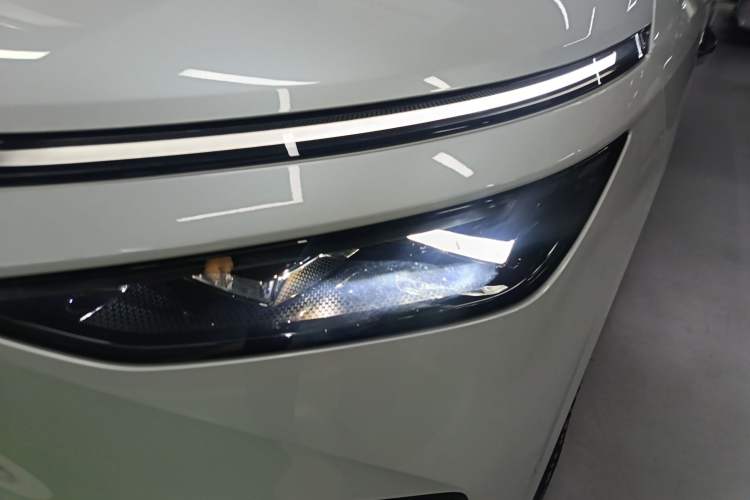 Used XPeng X9 2025 740 Ultra-Long Range Max