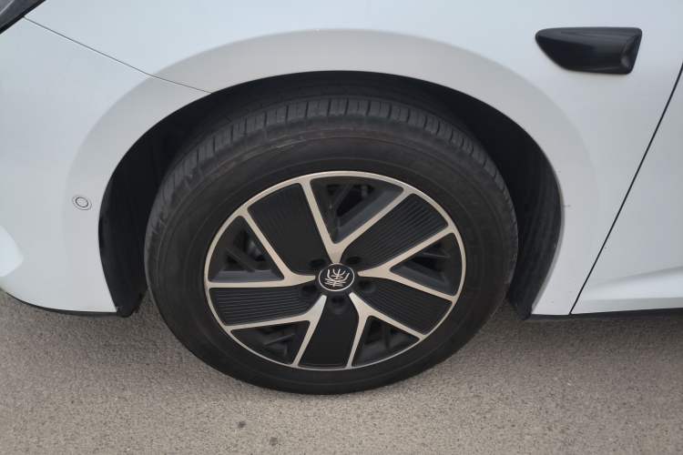 Used BYD Qin L 2025 DM-i Smart Drive 120KM Leading Model