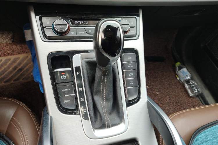 Used Geely Auto Emgrand X7 Sport 2016 1.8TD Automatic ZhiZun Version
