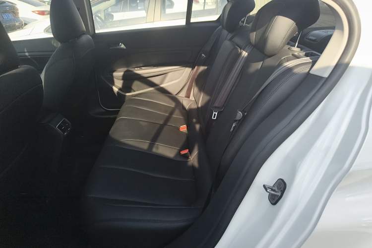 Used Peugeot 408 2014 1.8L Automatic Luxury Edition
