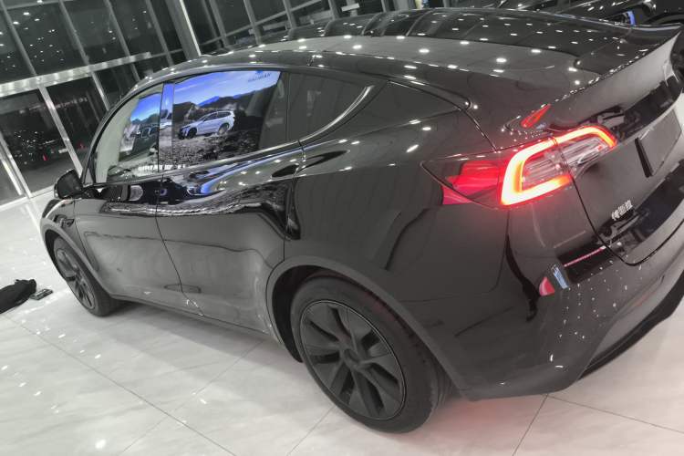 Used Tesla Model Y 2023 Rear-Wheel-Drive Version
