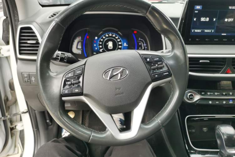 Used Hyundai Tucson 2020 280TGDi Two-Wheel-Drive GLS Fashion Edition China VI Standard