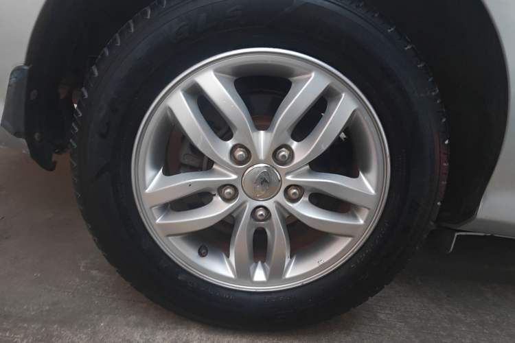 Used Hyundai Celesta 2015 1.6L Automatic Comfort Model
