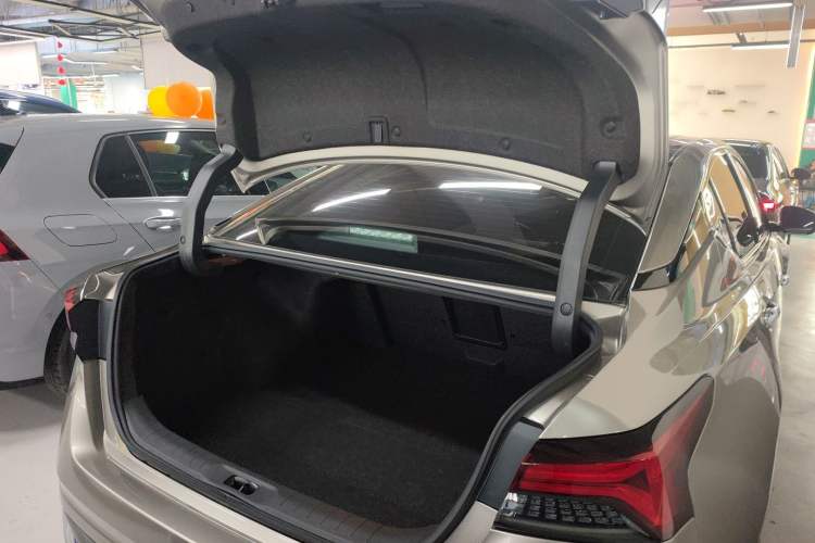 Used Nissan Teana 2022 2.0L XL-Upr Enjoyment Edition
