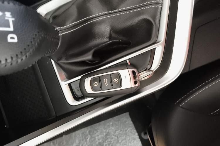 Used Geely Auto Vision X3 2020 1.5L CVT Luxury Model
