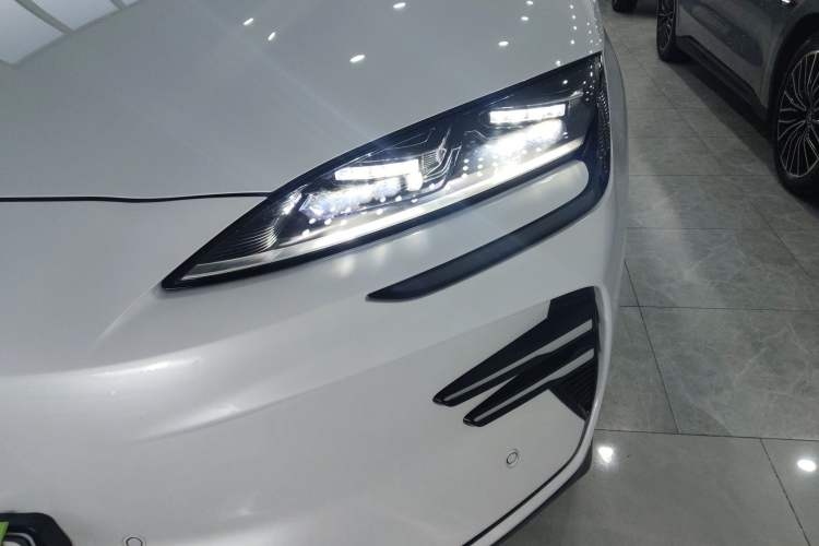 Used BYD Song PLUS New Energy 2025 EV Intelligent Driving Version 520km Premium Model
