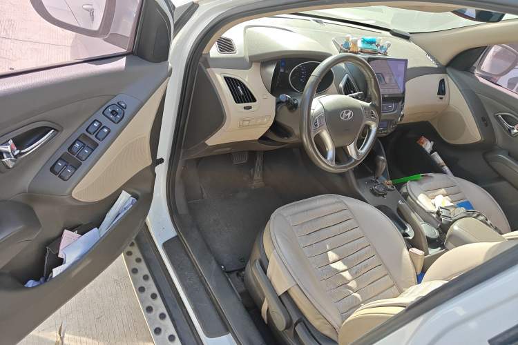 Used Hyundai ix35 2015 2.0L Automatic 2WD Smart Type China IV
