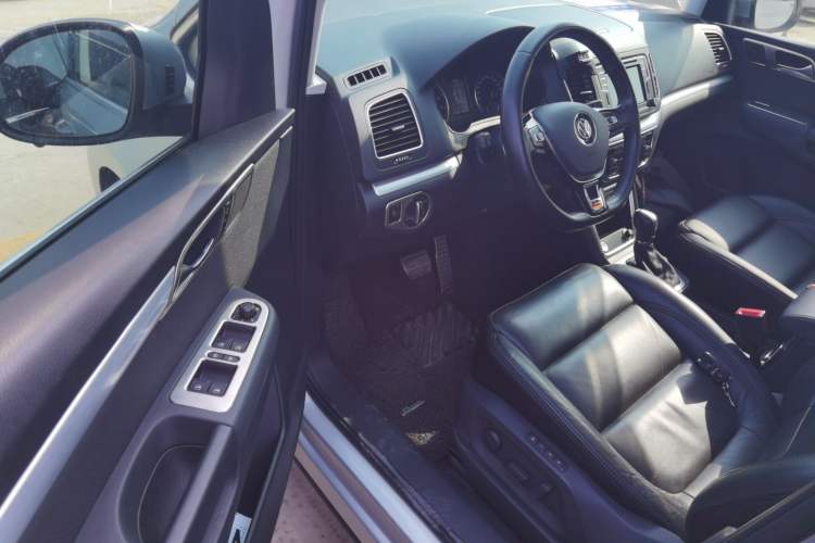 Used Volkswagen Sharan 2018 Revised Version 380TSI Comfort Edition 7-Seater
