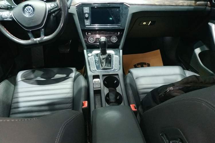 Used Volkswagen Magotan 2019 330TSI DSG Luxury Version China VI Standard
