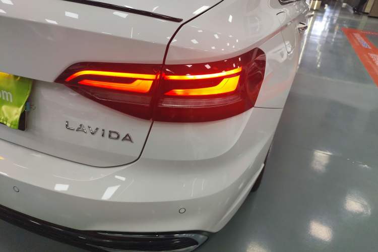 Used Volkswagen Lavida 2024 300TSI DSG Starry Sky Leading Edition
