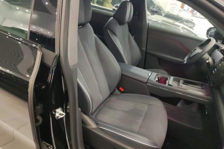 Used VOYAH COURAGE 2024 Four-Wheel Drive Global Edition
