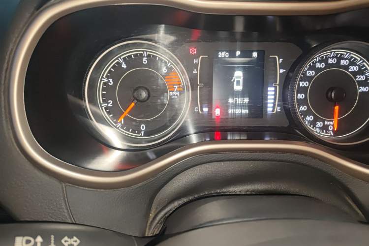 Used  Cherokee 2016 2.4L Leading Edition