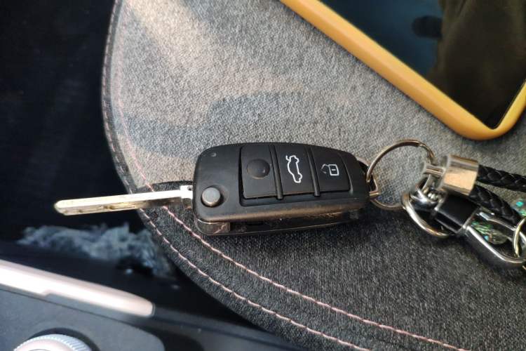 Used Chery QQ Ice Cream 2022 170km Sundae Phosphate Lithium-Ion
