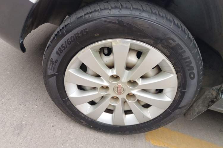 Used Jinbei Gold Hiace M Classic 2022 1.5L Travel Lion Passenger Van 6 Seats
