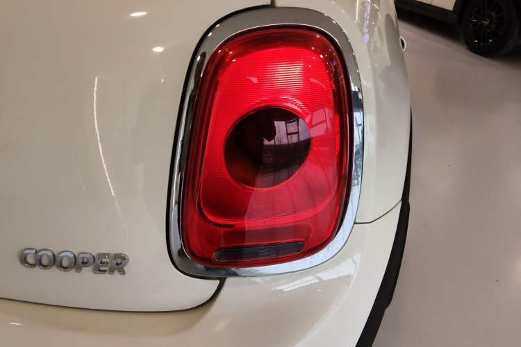 Used MINI MINI 2014 1.5T COOPER Fun
