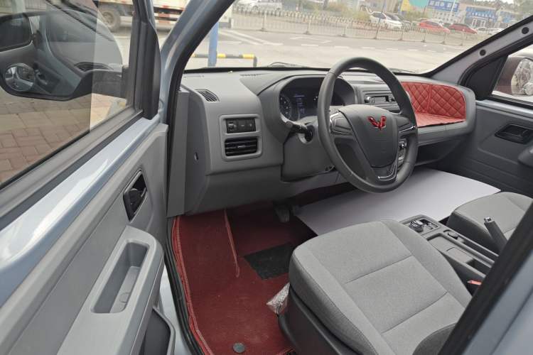 Used Wuling Yangguang 
